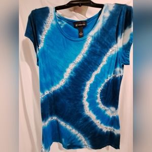 INC. Short sleeve top no tags but neverworn. Has silver sequins attached